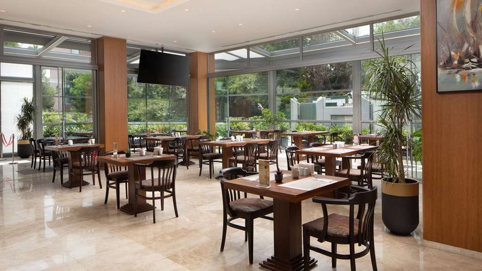 Ramada Hotel & Suites Istanbul Atakoy Restaurant