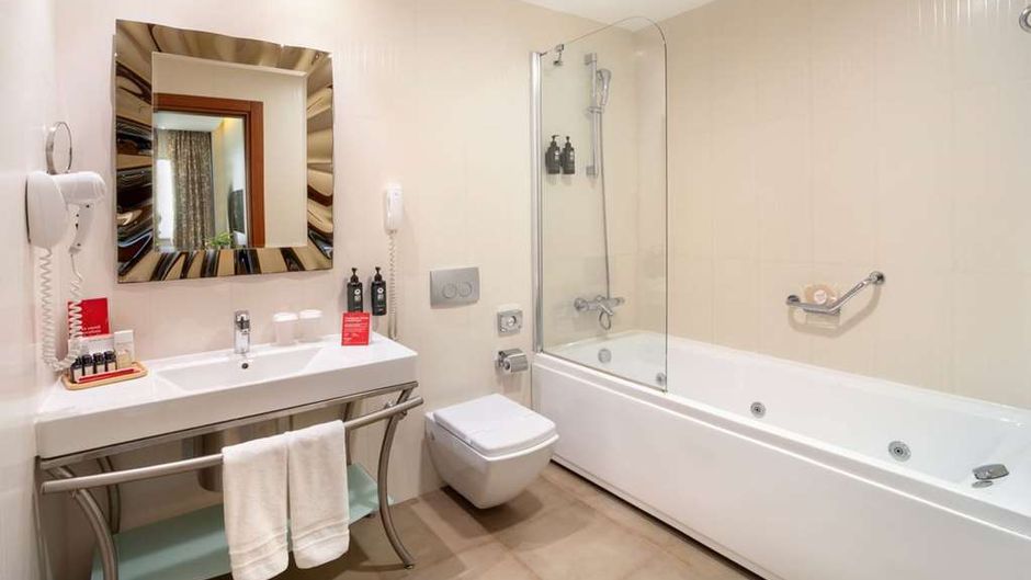 Ramada Hotel & Suites Istanbul Atakoy Room