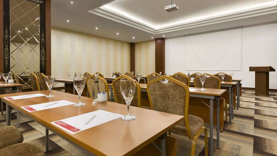 Ramada Hotel & Suites Istanbul Atakoy Meeting