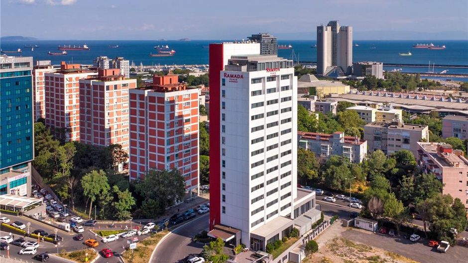 Ramada Hotel & Suites Istanbul Atakoy Exterior