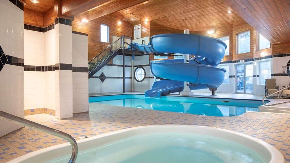 Travelodge Sportsman Lodge Pool