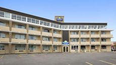 Days Inn & Suites North Bay