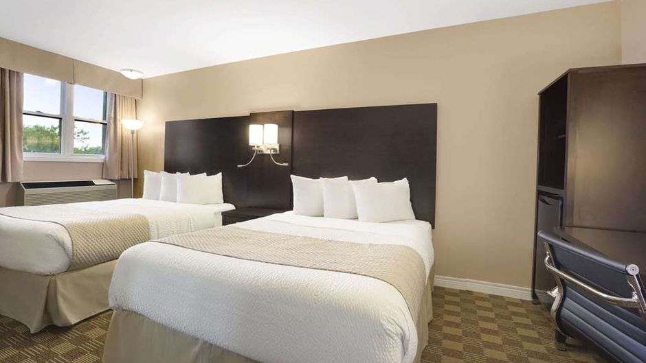 Days Inn & Suites North Bay Room