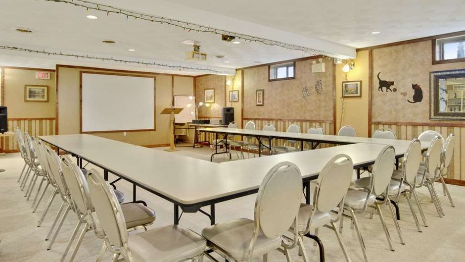 Knights Inn Woodstock Meeting