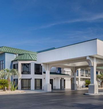 Days Inn & Suites Savannah Midtown