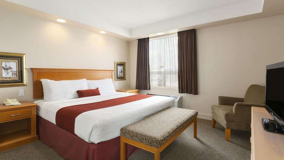Travelodge Spruce Grove Suite