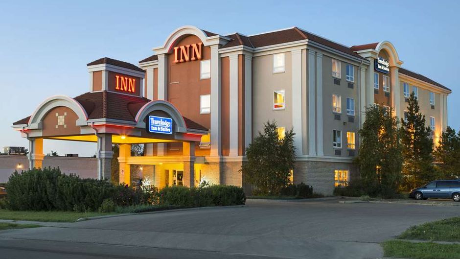Travelodge Spruce Grove Exterior