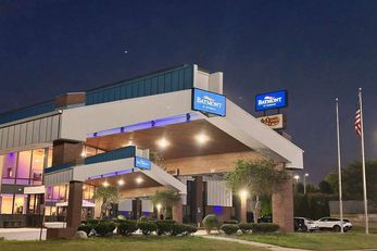 Baymont Inn & Suites Indianapolis South