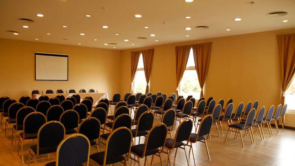 Howard Johnson Trenque Lauquen Meeting