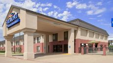 Baymont Inn & Suites, Lewisville
