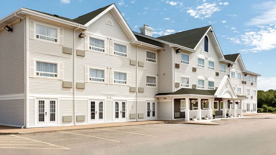 Travelodge Suites New Glasgow Exterior