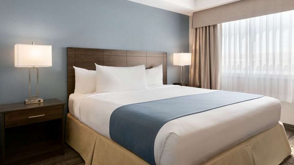 Travelodge Suites New Glasgow Suite