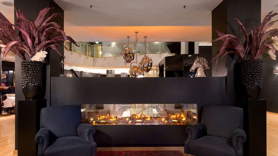 Wyndham Hannover Atrium Lobby