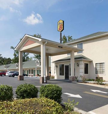 Super 8 Chatsworth/Dalton