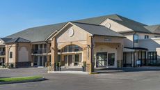 Baymont Inn & Suites Clarksville