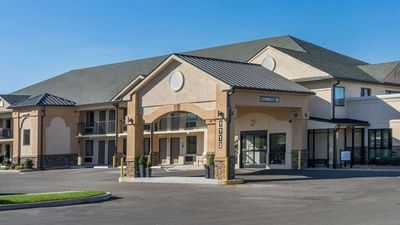 Baymont Inn & Suites Clarksville