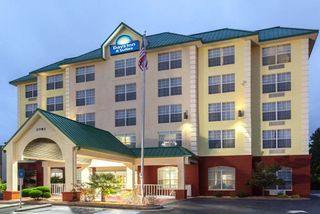 Days Inn & Suites Tucker/Northlake