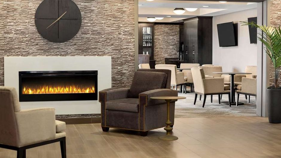 Microtel Inn & Suites Lloydminster Lobby