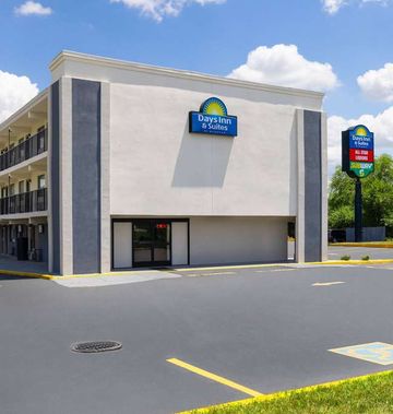 Days Inn & Suites Indianapolis Arpt East