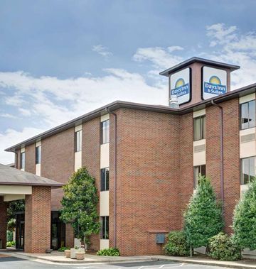Days Inn & Suites Hickory