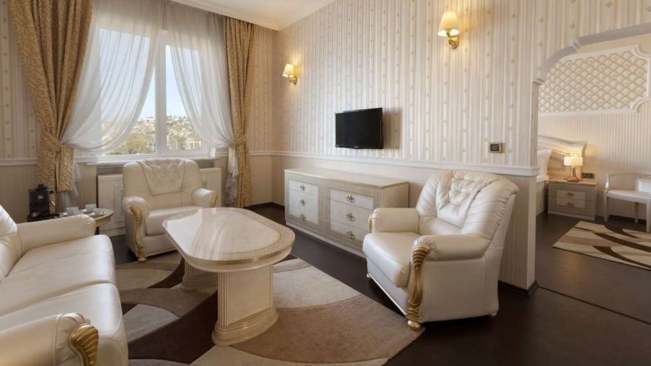 Ramada Plovdiv Trimontium Suite