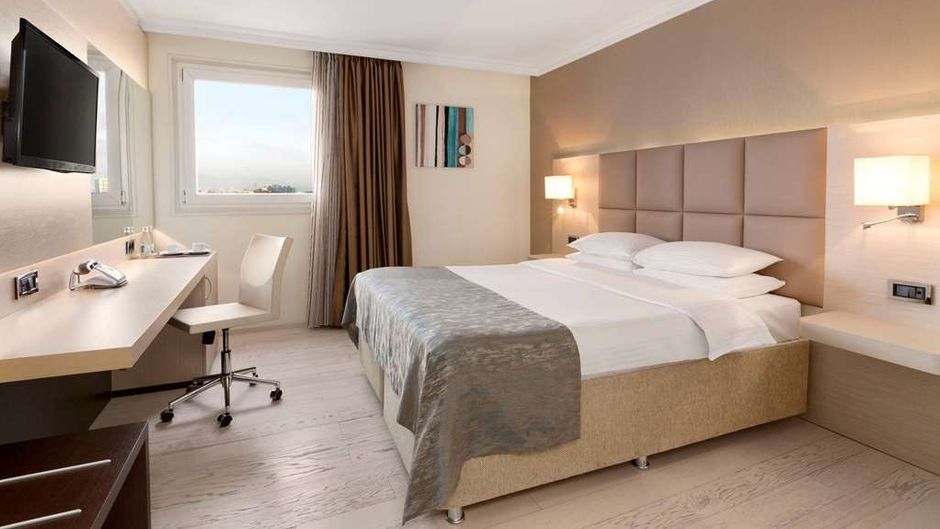 Ramada Sofia Room