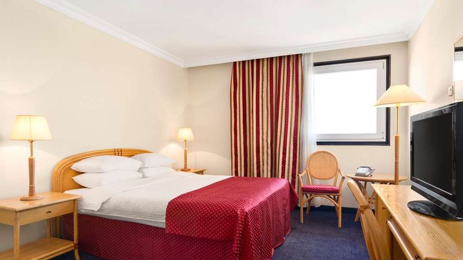 Ramada Sofia Room