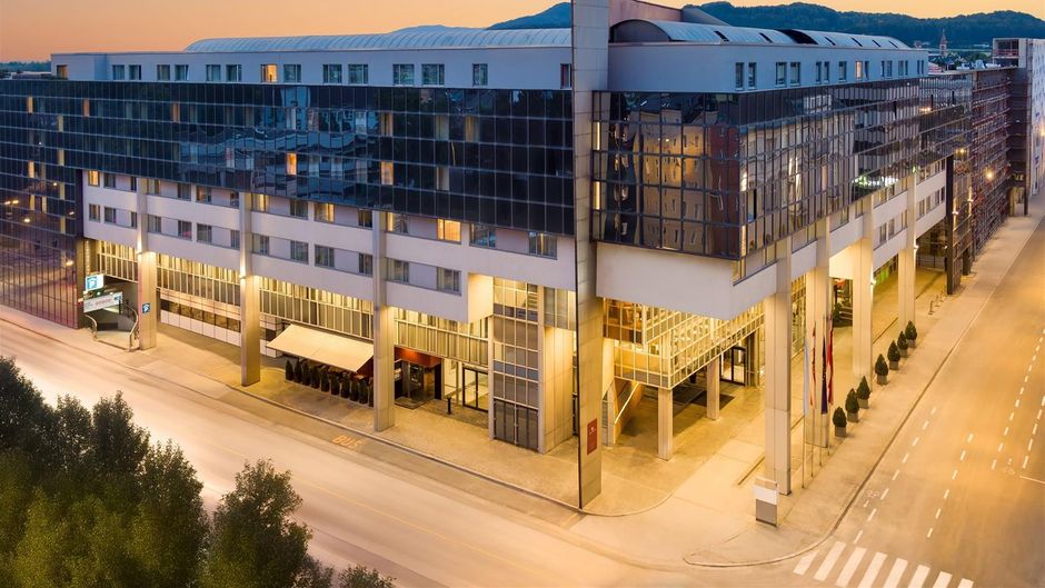 Radisson Blu Hotel & Conference Centre Exterior