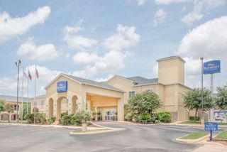 Baymont Inn & Suites Pearsall