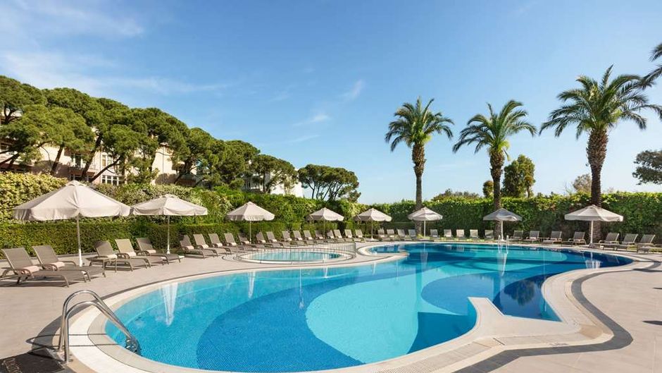 Wyndham Grand  Izmir Ozdilek Pool