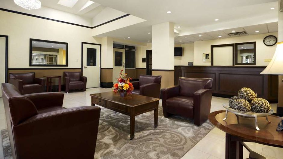 Super 8 Brockville Lobby