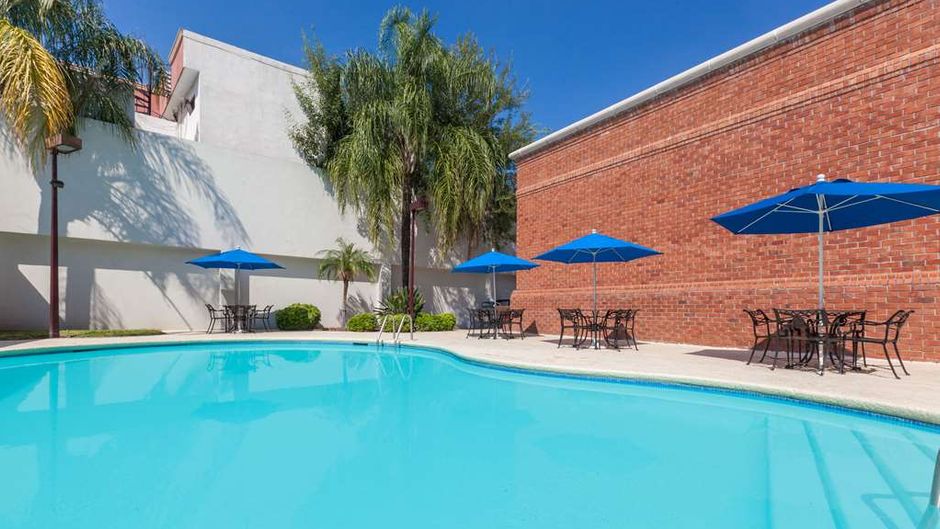 Wyndham Garden Monterrey Norte Pool