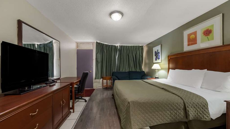 Knights Inn Burlington Room