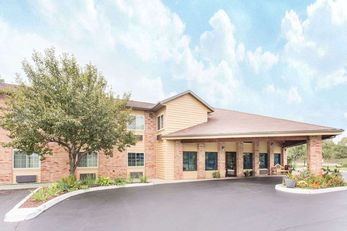 Baymont Inn & Suites Muskegon