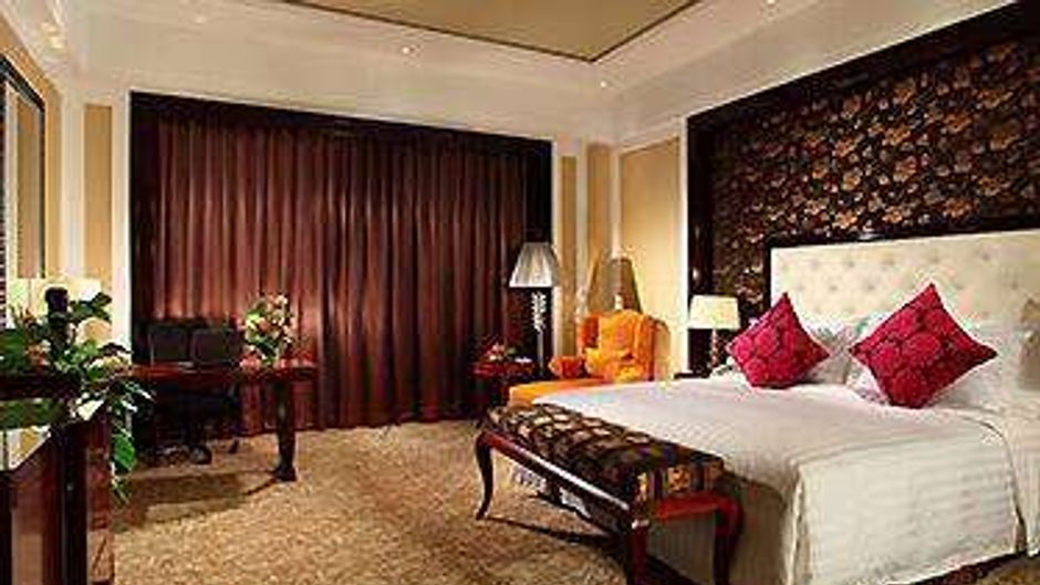 Wyndham Grand Plaza Royale Palace Room