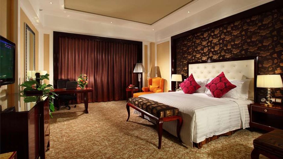 Wyndham Grand Plaza Royale Palace Room