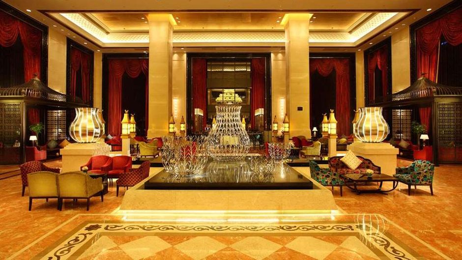 Wyndham Grand Plaza Royale Palace Lobby