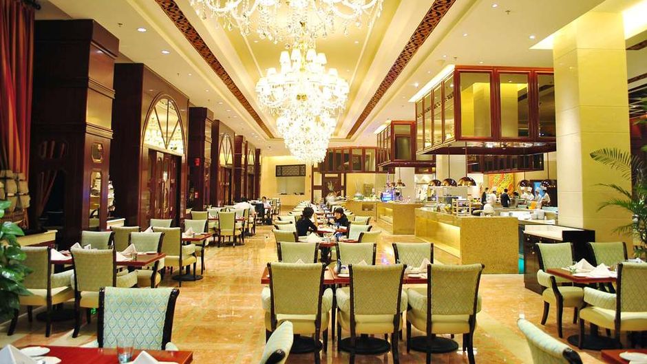 Wyndham Grand Plaza Royale Palace Restaurant