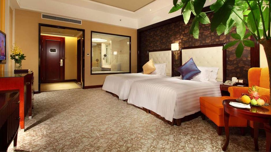 Wyndham Grand Plaza Royale Palace Room