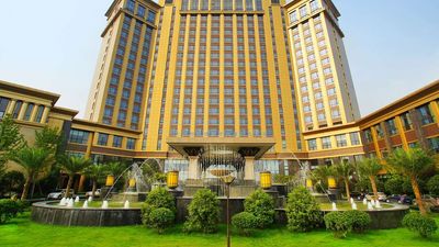 Wyndham Grand Plaza Royale Palace