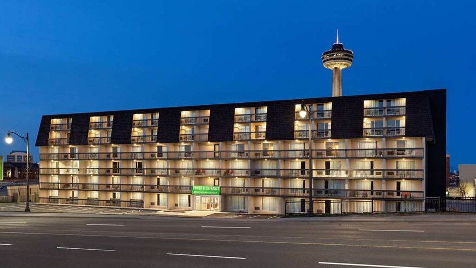 Wyndham Garden Niagara Falls Fallsview Exterior