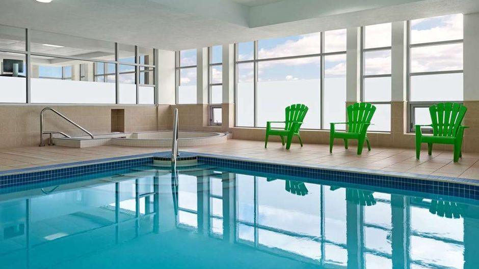 Wyndham Garden Niagara Falls Fallsview Pool