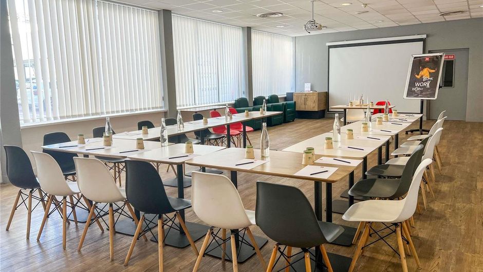 Ibis Centre Hotel Ales Meeting