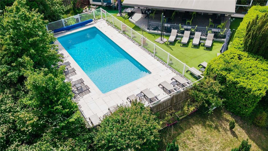 Mercure Annecy Sud Pool