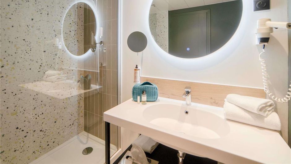 Mercure Auxerre Nord Room