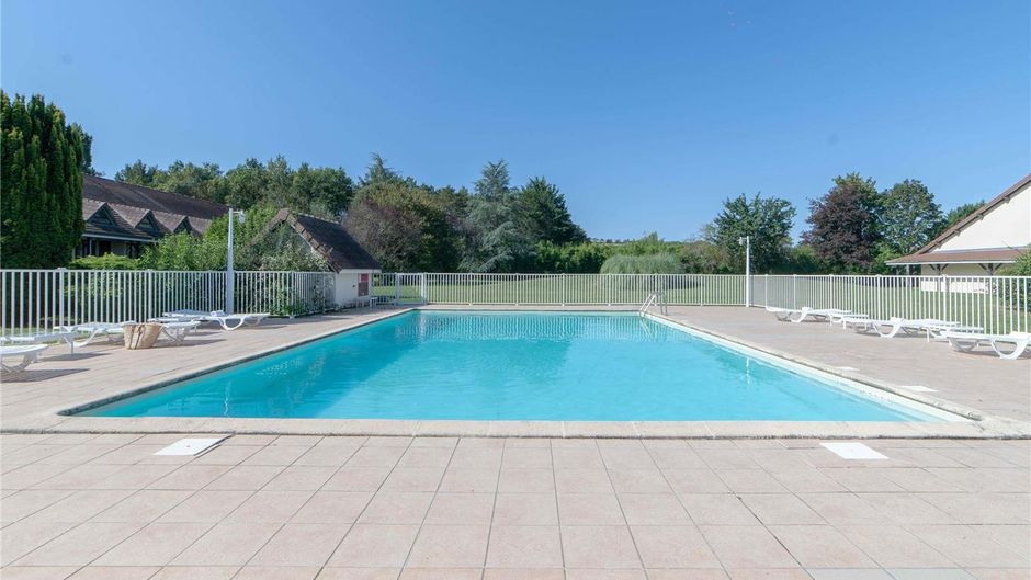 Mercure Auxerre Nord Pool