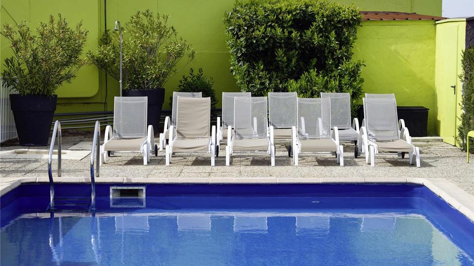 Ibis Styles Chalon-sur-Saone Pool