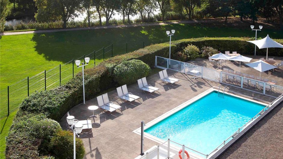 Novotel Creteil Le Lac Pool