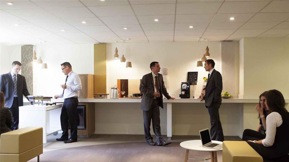 Novotel Fontainebleau Ury Meeting