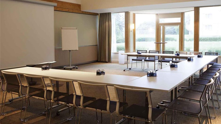 Novotel Fontainebleau Ury Meeting